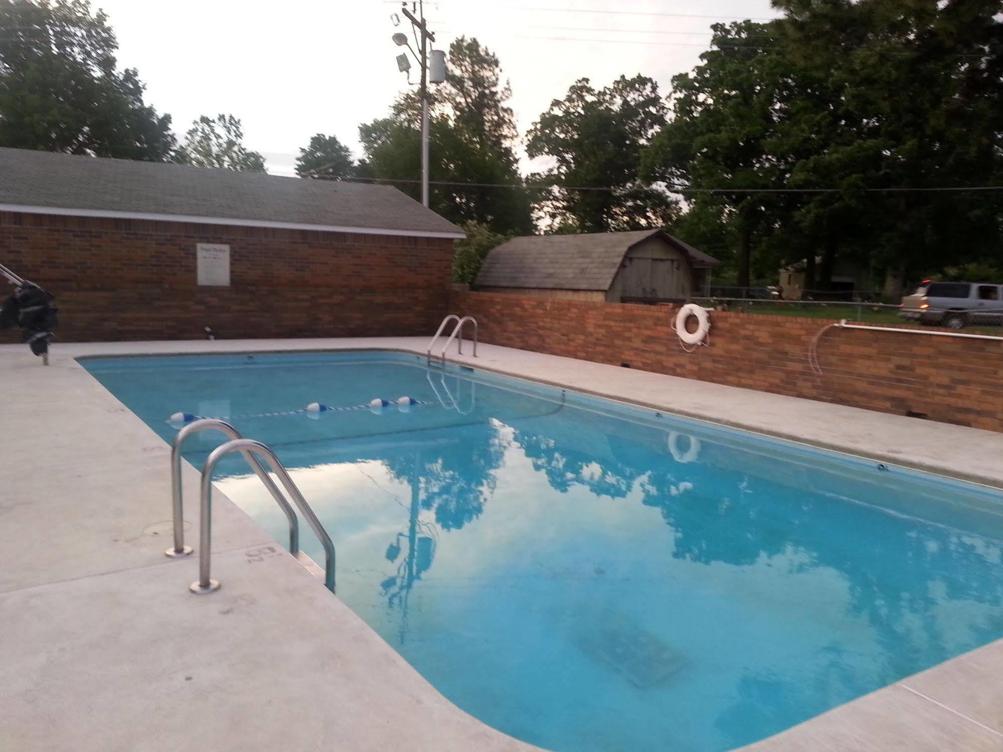 Holiday Pines Motel Jay Екстериор снимка